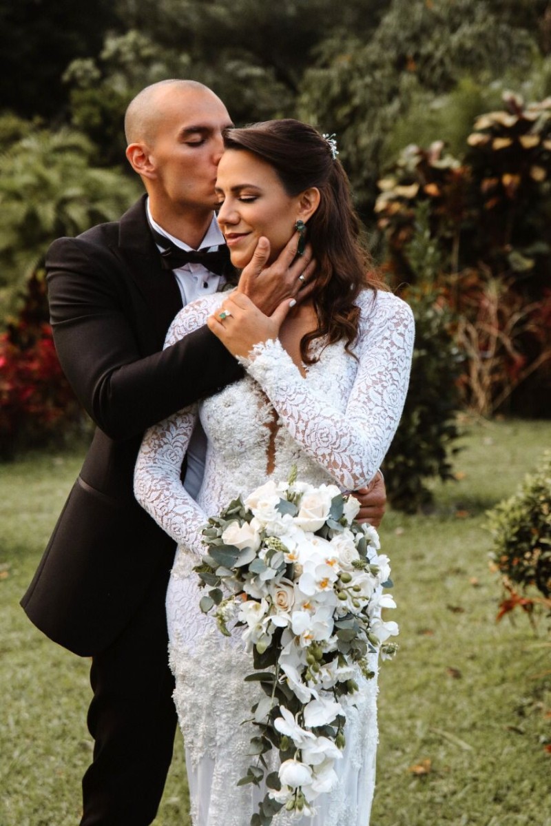 Vestido de novia de Johanna Marcé, Mangas entalladas