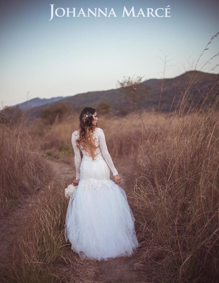 Vestido de novia de Johanna Marcé, Mangas entalladas