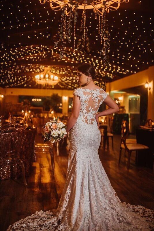 Vestido de novia de Johanna Marcé, Confeccionado en Guipure