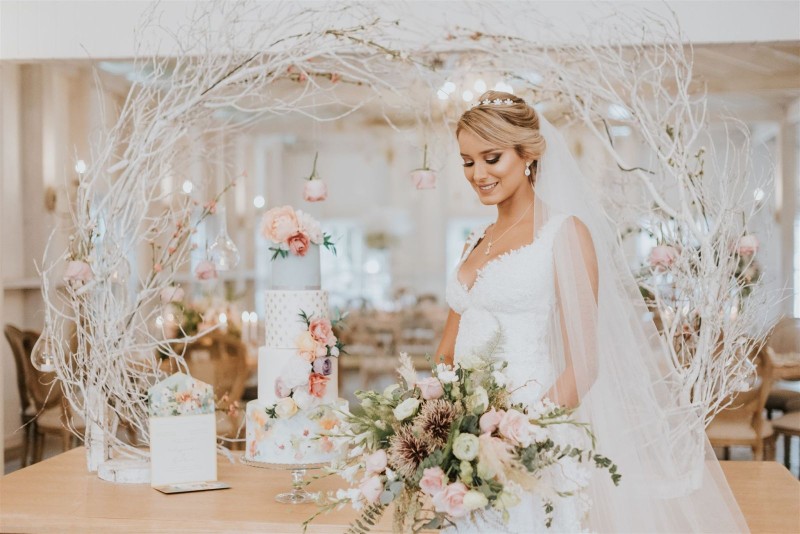 Vestido de novia de Johanna Marcé, Confeccionado en Guipure