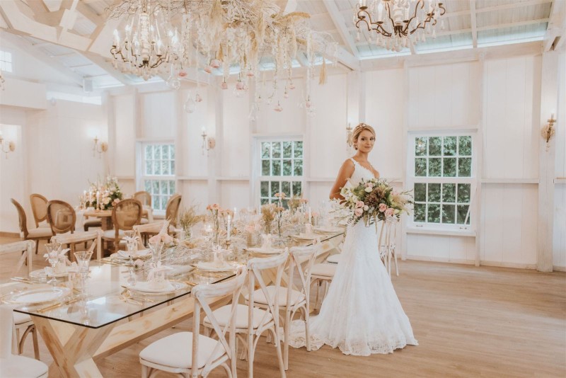 Vestido de novia de Johanna Marcé, Confeccionado en Guipure