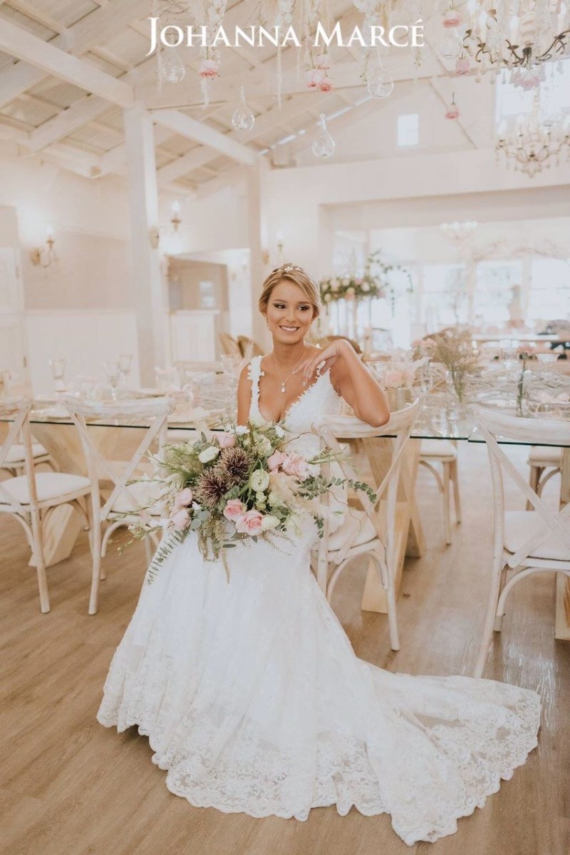 Vestido de novia de Johanna Marcé, Confeccionado en Guipure