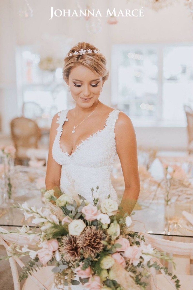 Vestido de novia de Johanna Marcé, Confeccionado en Guipure