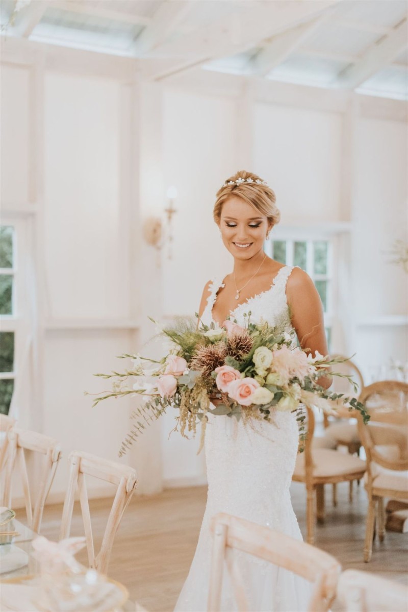 Vestido de novia de Johanna Marcé, Confeccionado en Guipure