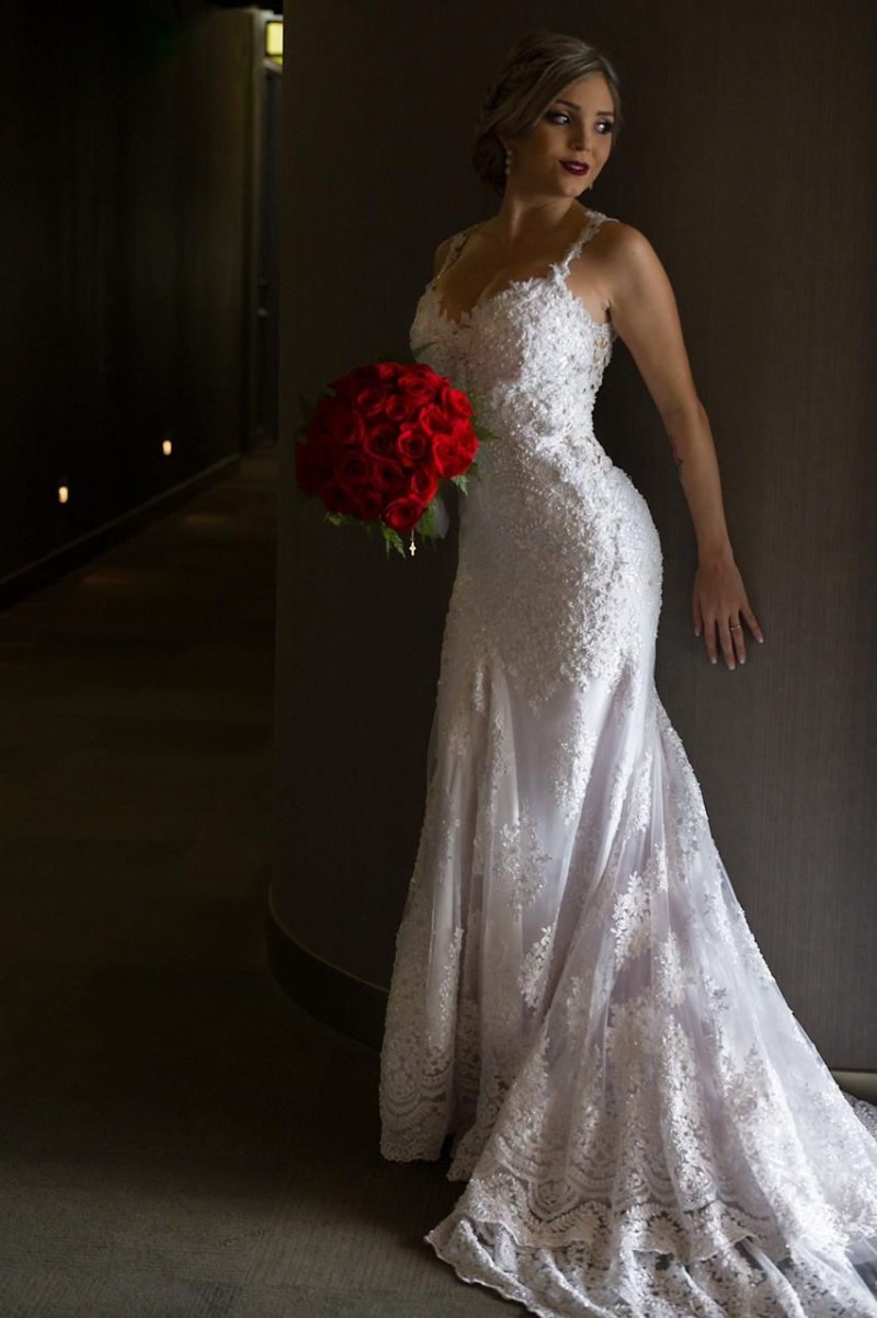 Vestido de novia de Johanna Marcé, escote profundo sensual